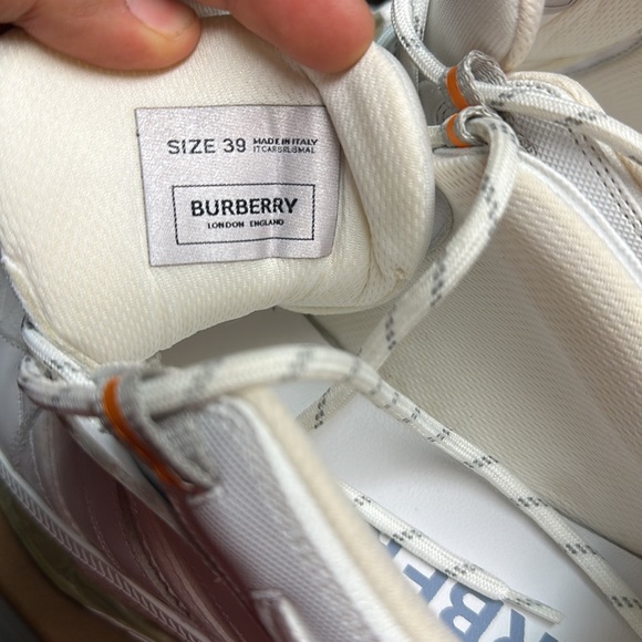 Burberry shoe size 39 euro unisex - Picture 5 of 8